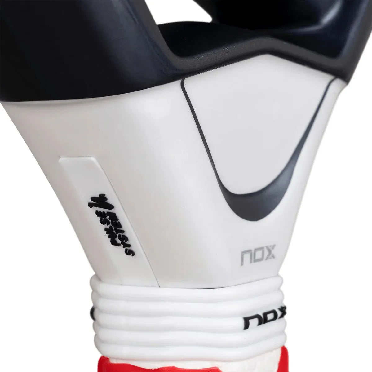 Raquette Test de Padel Nox AT10 Genius 12K Alum Xtreme Lite By Agustin Tapia