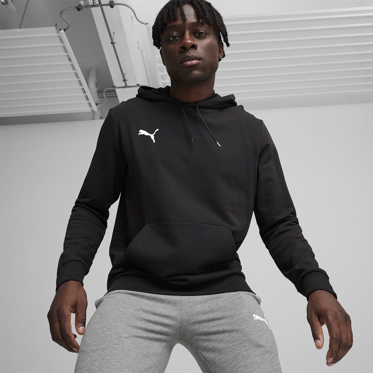 SWEAT PUMA CASUAL TEAM GOAL A CAPUCHE PUMA Homme Vetements Tennispro
