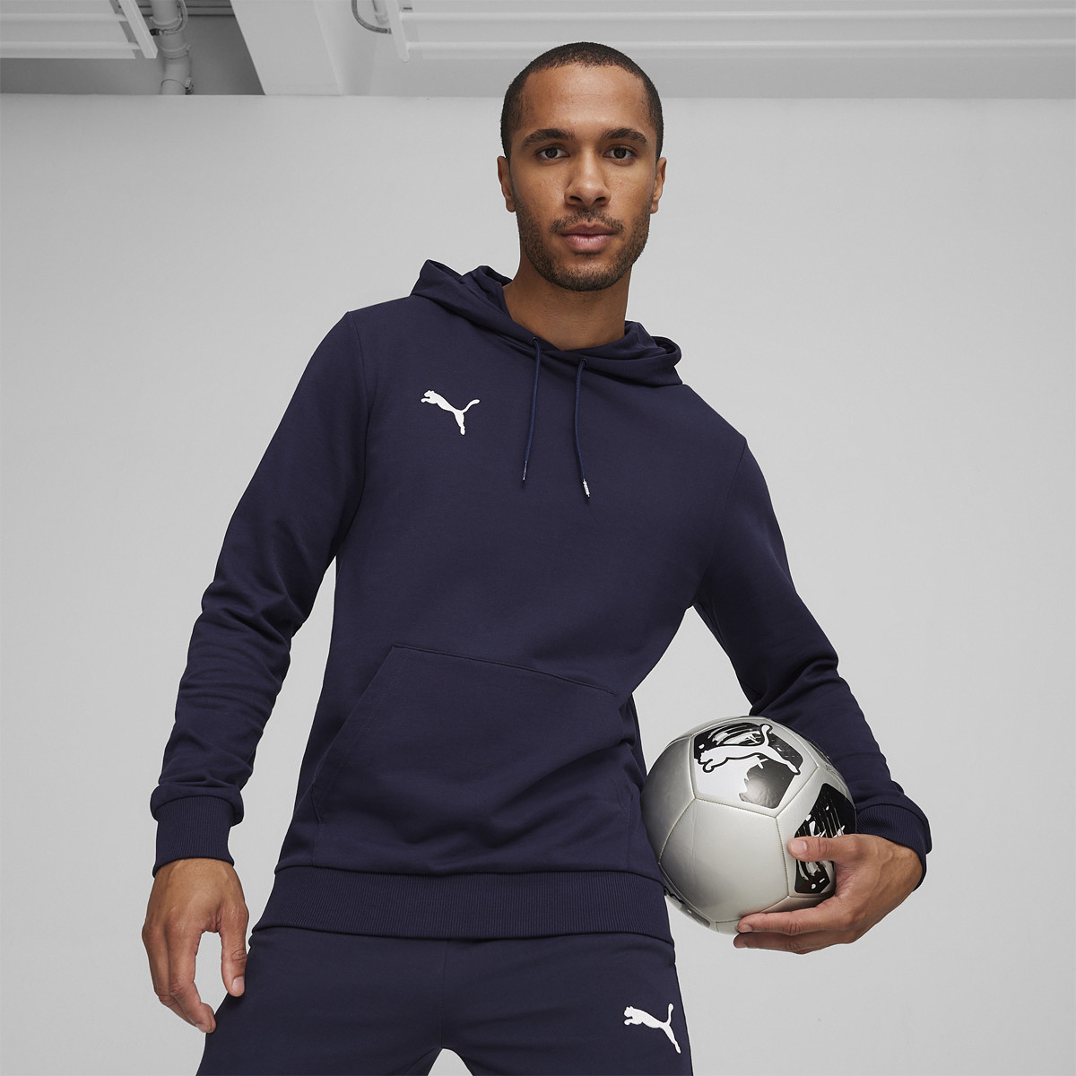 SWEAT PUMA CASUAL TEAM GOAL A CAPUCHE PUMA Homme Vetements Tennispro