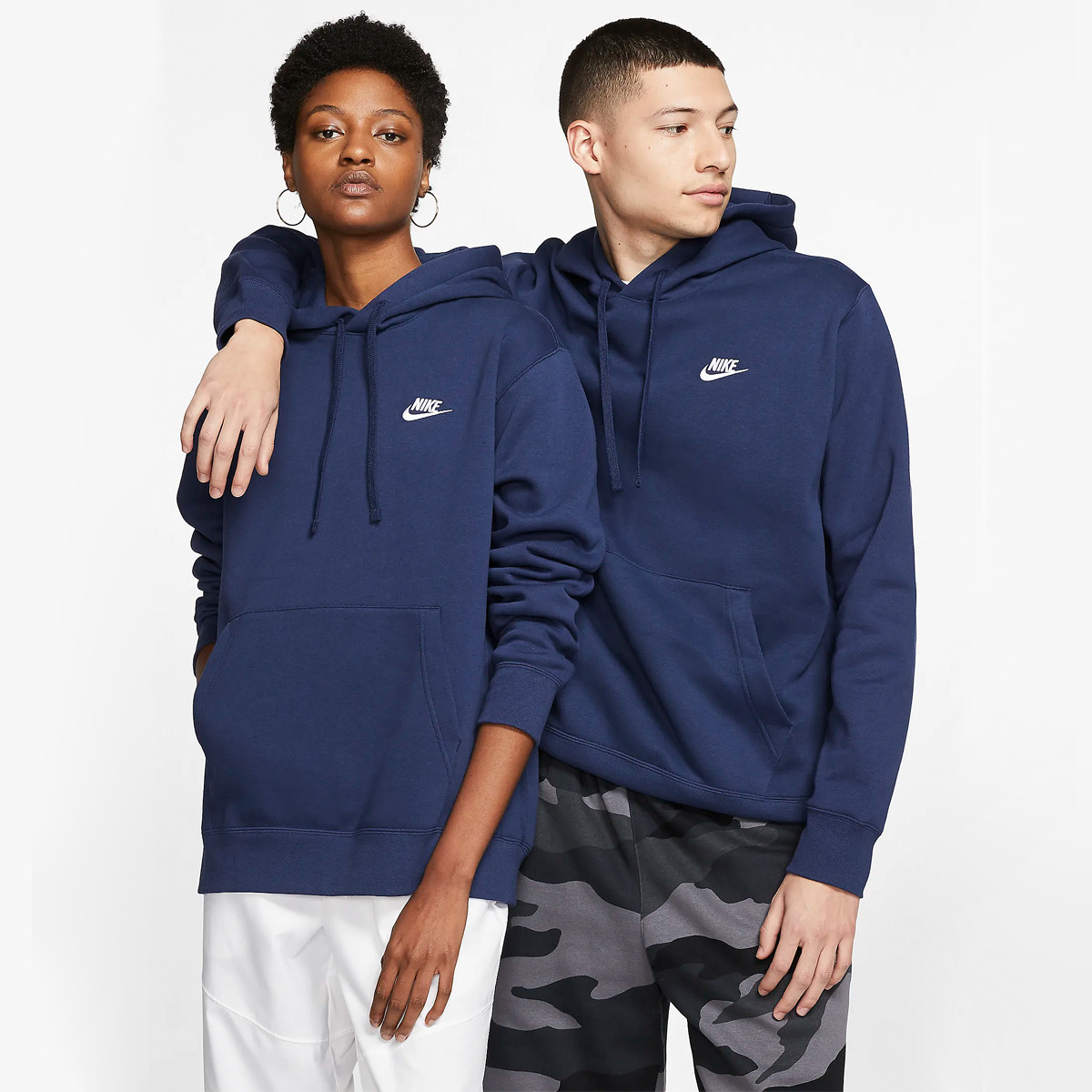 SWEAT NIKE SPORTSWEAR CLUB A CAPUCHE NIKE Homme V tements