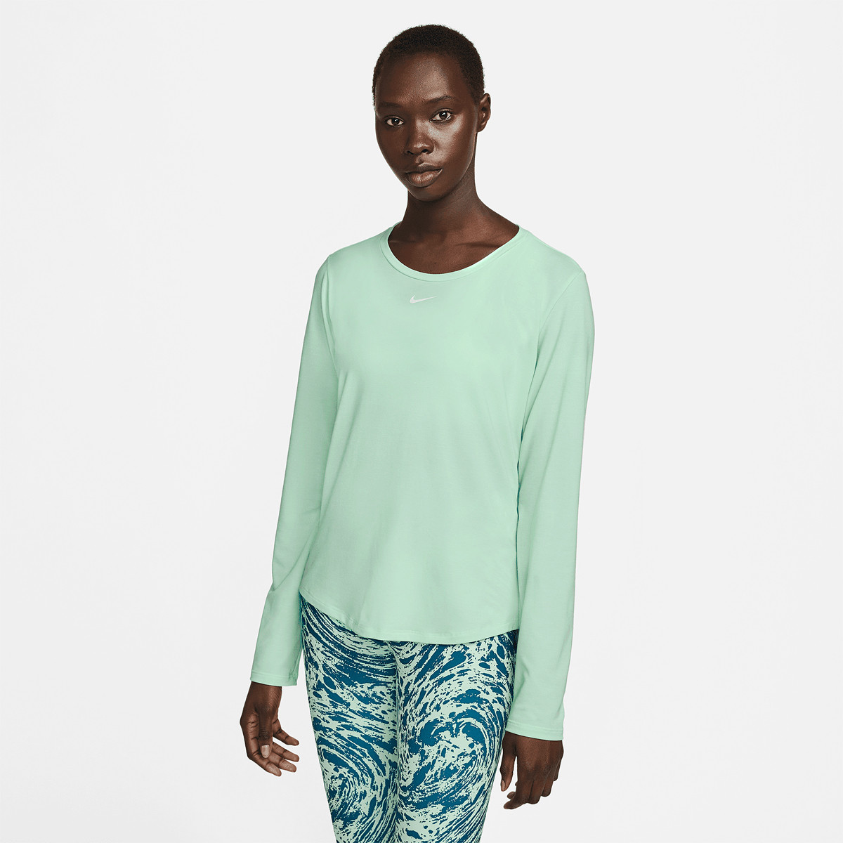 Tee shirt manche longue nike sale femme