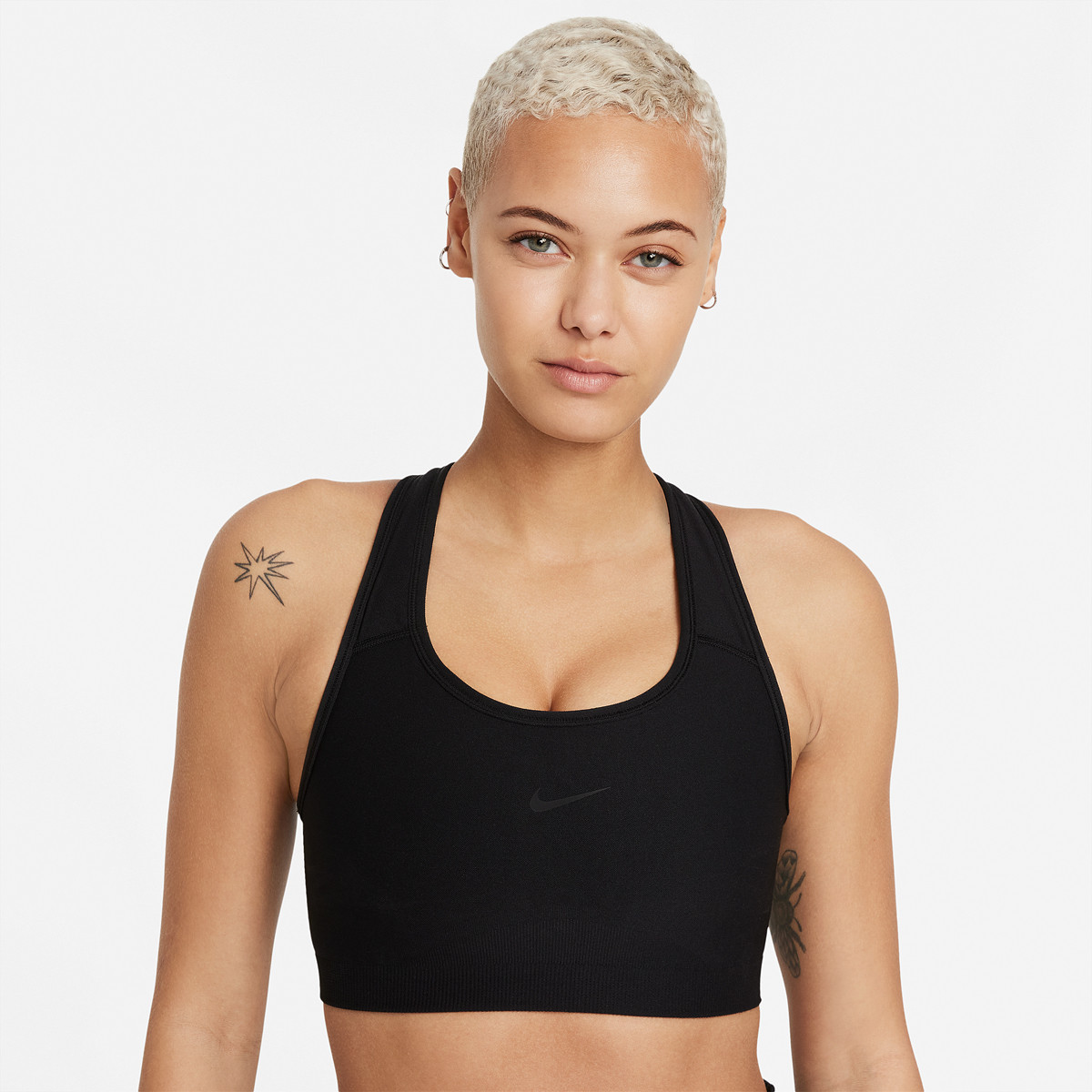 Brassiere nike 2024 swoosh