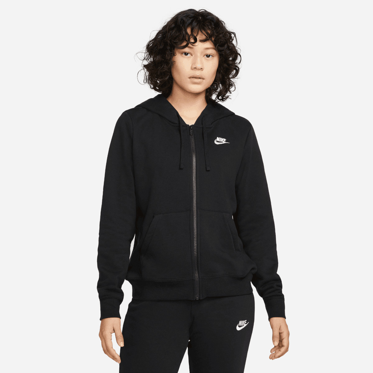 Pull a sales capuche noir nike